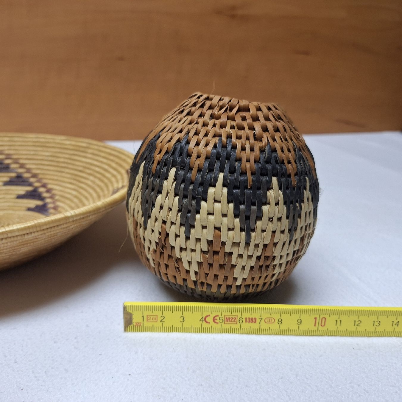 Tutte le decorazioni: Versand möglich! Afrikanisches Kräuterdösli &Flechtteller – Usato da Winterthur venduto da Goldpipau 9