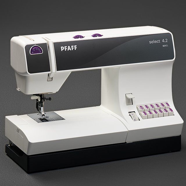 Pfaff Macchine da cucire: Nähmaschine PFAFF select 4.2, neu, mit Gratis-Versand. – Nuovo e nell'imballaggio originale da Olten venduto da Pat31 5