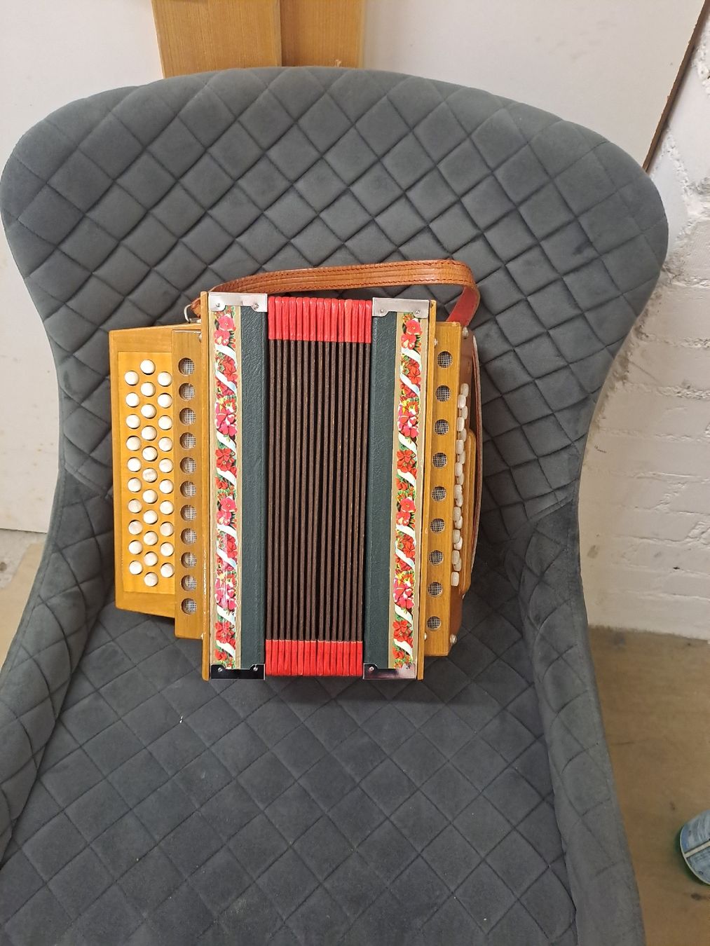Strumenti musicali: schwyzerorgeli ton B Klein model  – Usato da Villeneuve venduto da BibiVintage 3