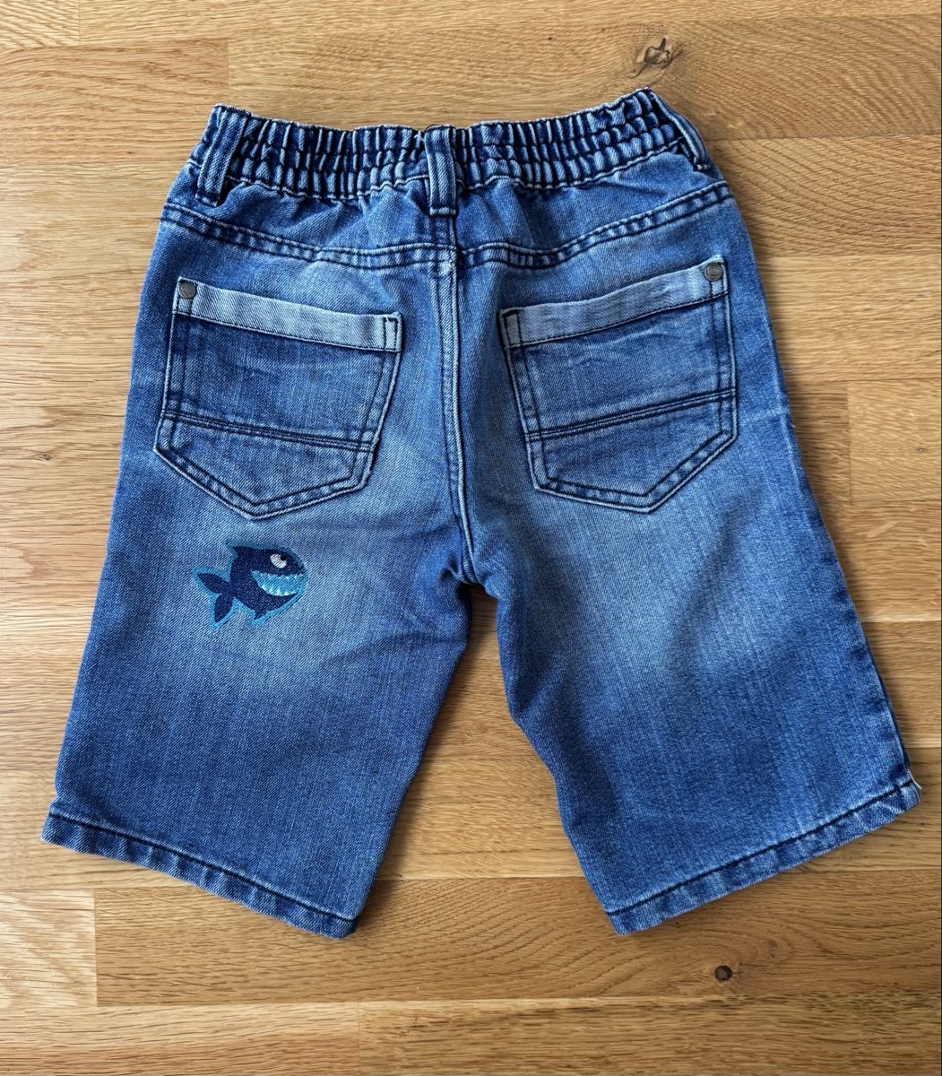 Hosen: Jeans Shorts , Grösse 122 – Gebraucht aus Flumenthal von Krajan 1