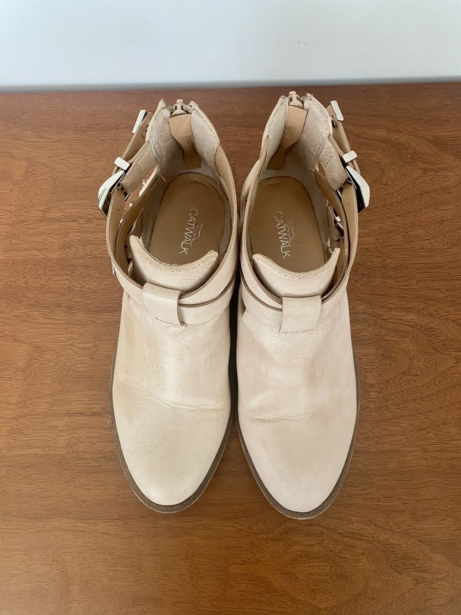 Chaussures femmes: Bottines rose poudré, 37 – D'occasion à Bussigny par cac_q2c6 2