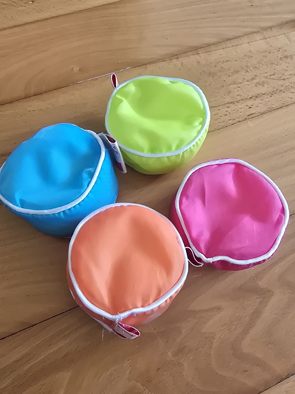 Altre Stoviglie: 4er-Set Eierhalter / Eierbecher – Usato da Herrliberg venduto da mandycandy.studio