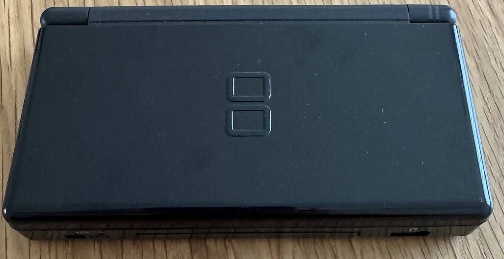 Nintendo Konsolen: Nintendo DS lite schwarz #1 – Gebraucht aus Volketswil von IT-Mac 1