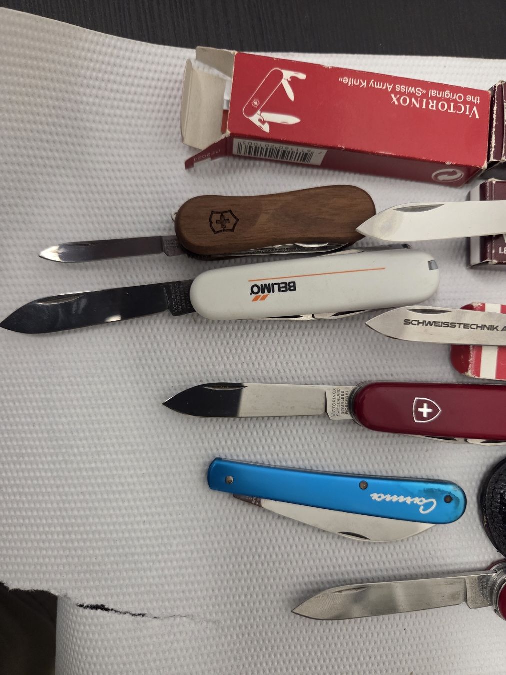 Victorinox Coltelli tascabile: Konvolut Victorinox Taschenmesser  – Usato da Dietikon venduto da Allegra34 5