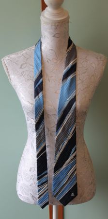 Seidenkrawatte von *LANVIN*