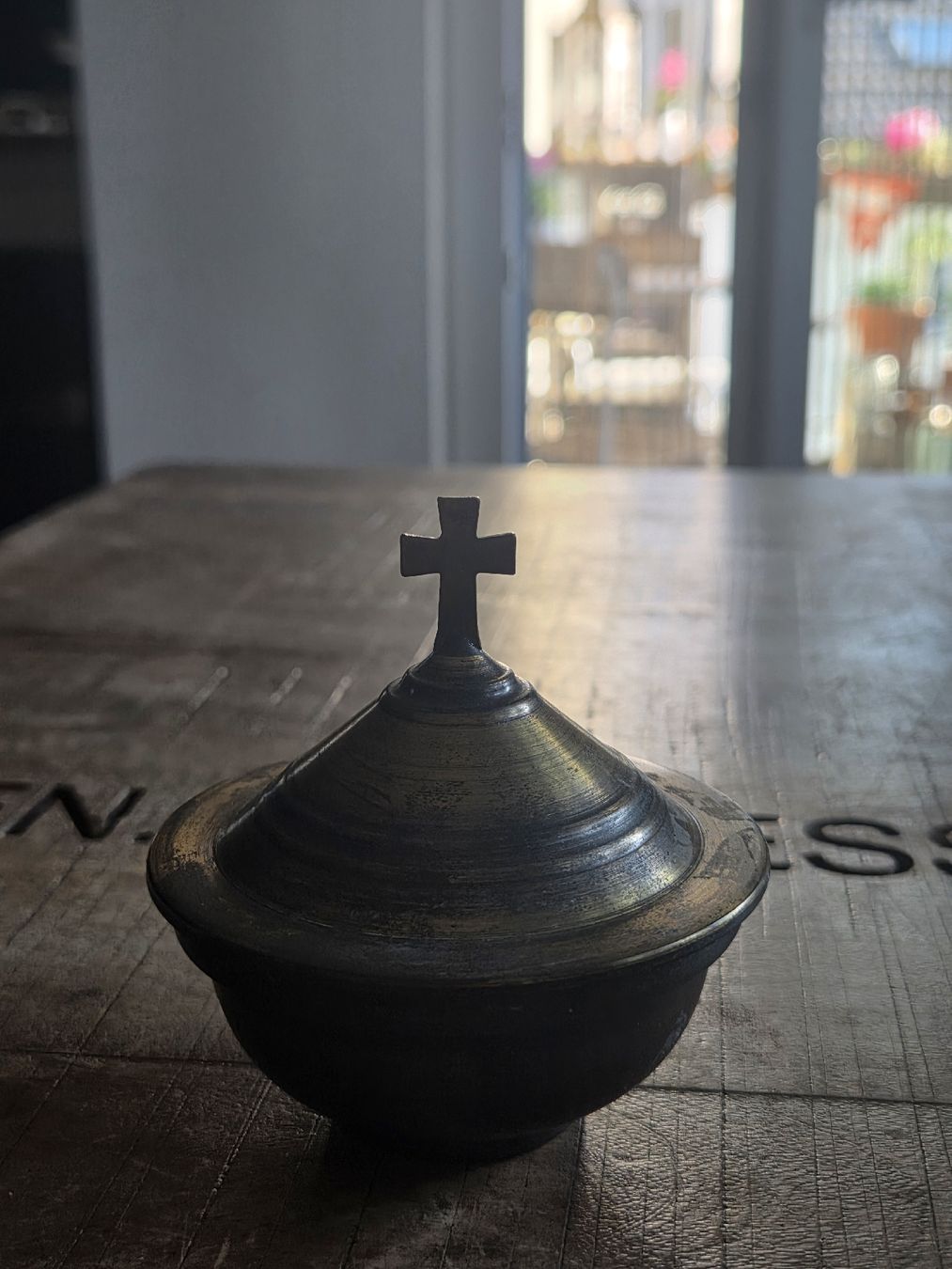 Tutte le decorazioni: Antike Reliquien Dose Messing mit Kreuz Decke – Usato da Kriens venduto da Nats1