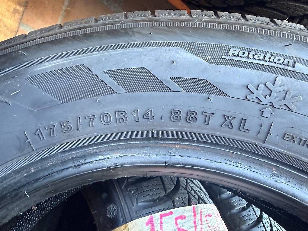 Pneus & Roues: 2 Winterreifen 175/ 70 / 14   – D'occasion à Udligenswil par Sch2s 2