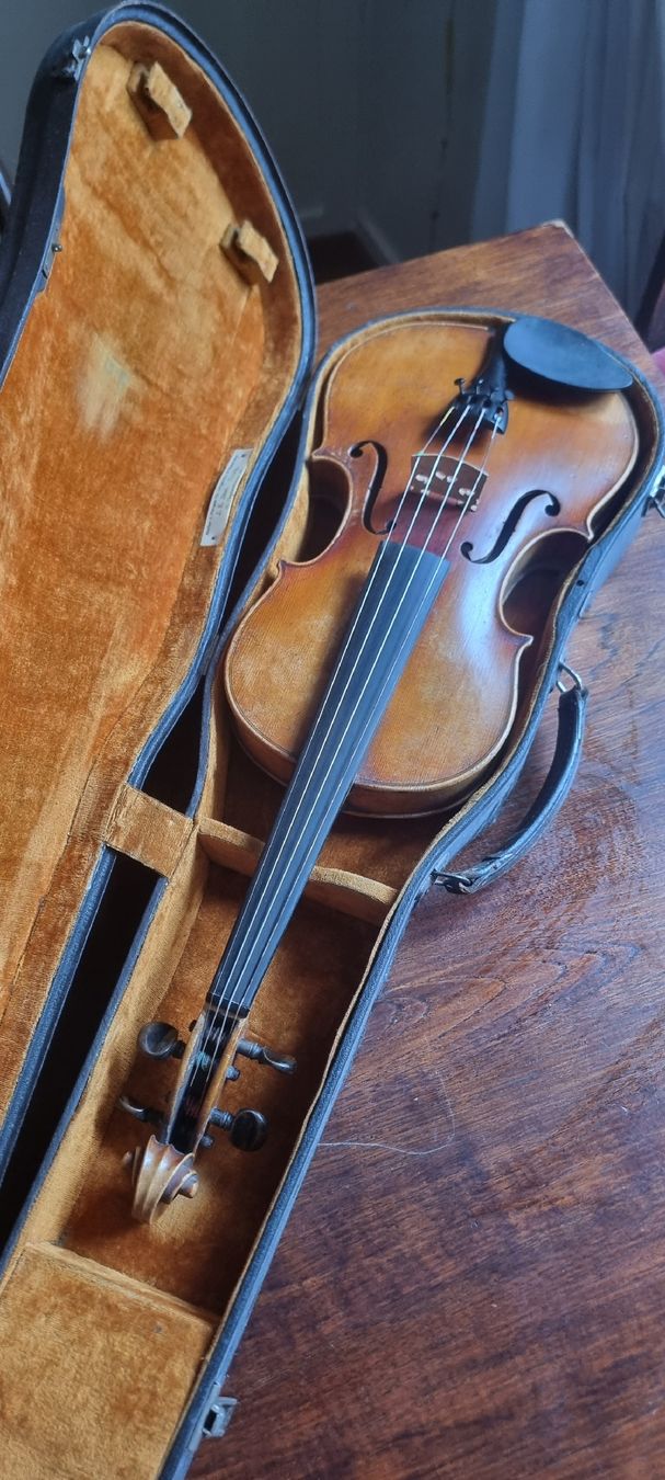 Strumenti musicali: Geige – Usato da Zürich venduto da AlexaM01 1
