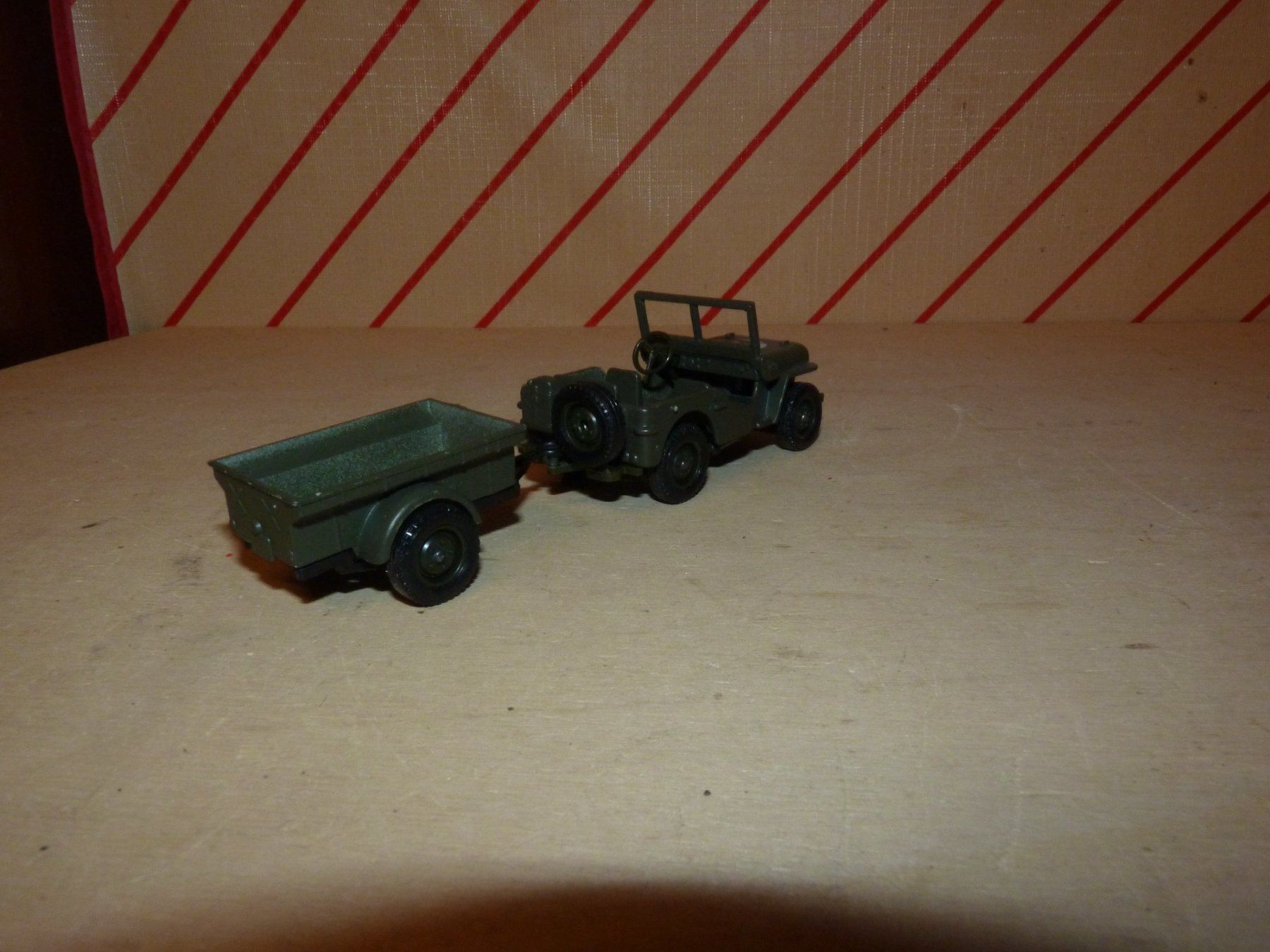 Solido Modellautos: Willys Jeep mit Anhänger Solido – Gebraucht aus Rudolfstetten von  1
