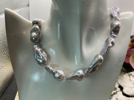 Collier mit grossen Barockperlen 15-30 mm