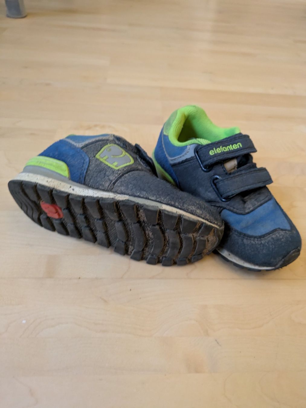 Turnschuhe Elefanten 23 (Gebraucht) in Bern für CHF – mit