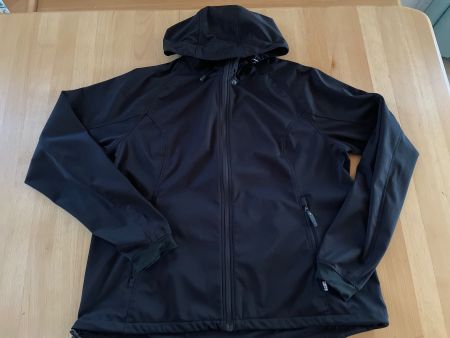 Schwarze dünne Softshell-Jacke in Gr. 46, von Rukka