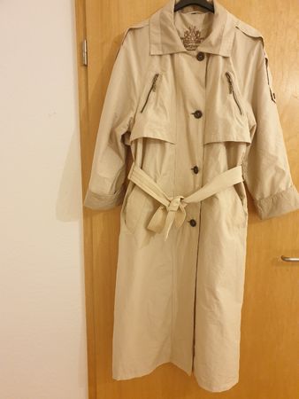 Trench-coat, L/42, Berghaus beige, très bon état, coton 70%
