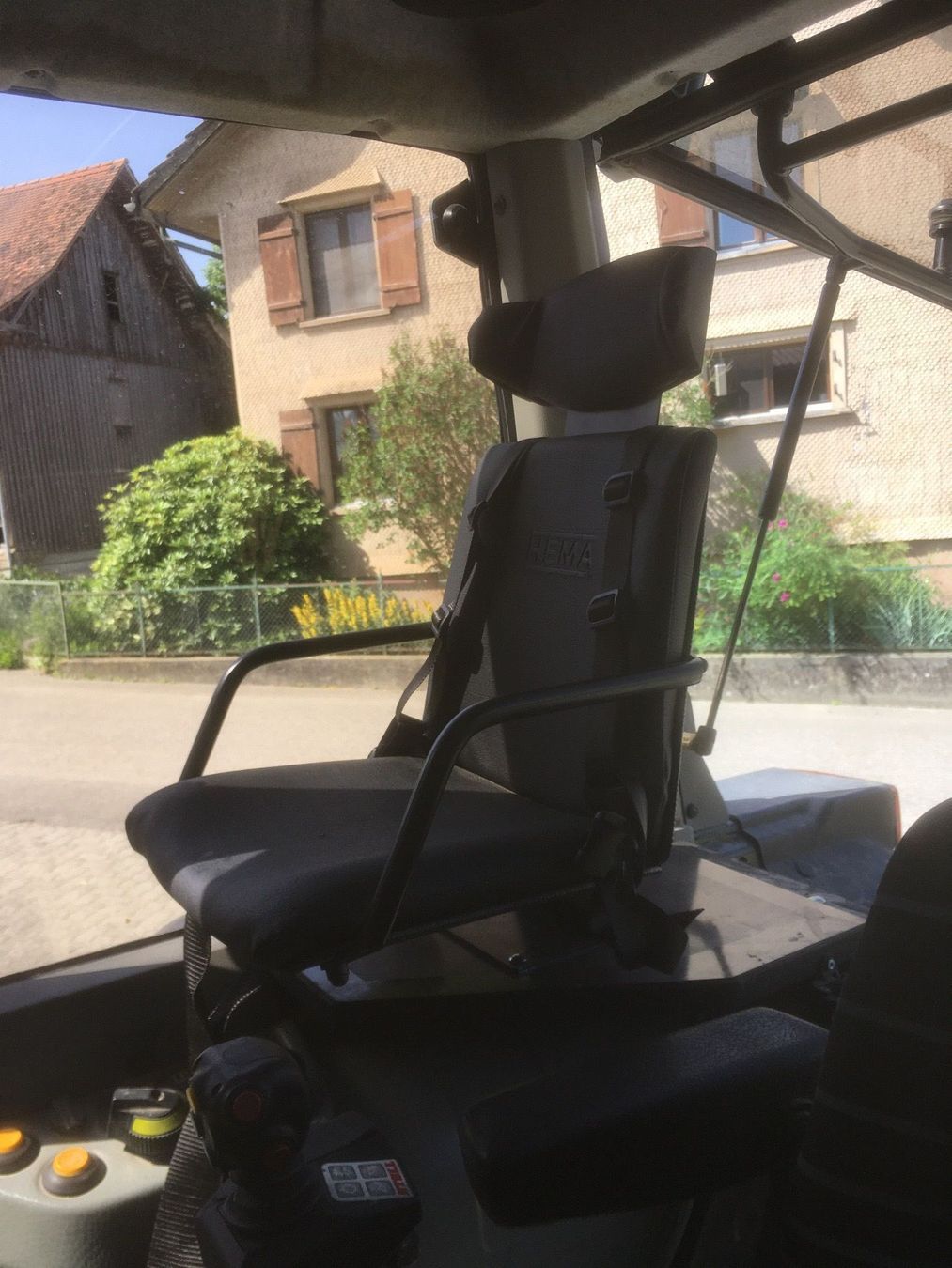 Traktoren: Traktor Kindersitz gefedert mit Kopfstütze – Neu und originalverpackt aus Lommis von gorenc-swiss 4