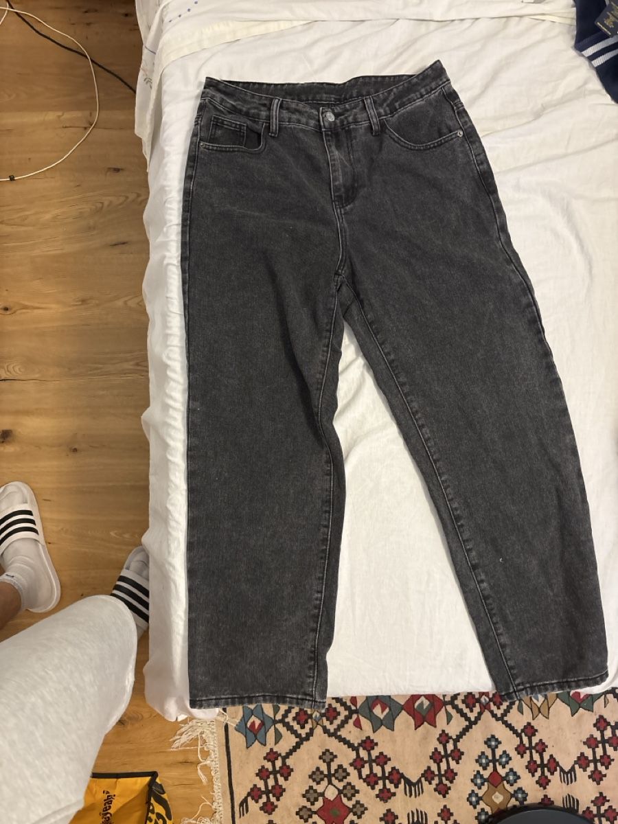 Jeans: Schwarze Jeans Grösse S – Nuovo (secondo la descrizione) da Münchenstein venduto da FlavioDe