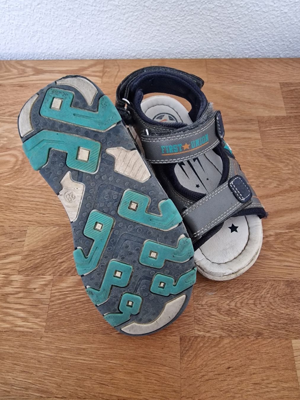 Scarpe per ragazzi: Kindersandalen Grösse 28 gebraucht – Usato da Muri AG venduto da deltadreieck 1