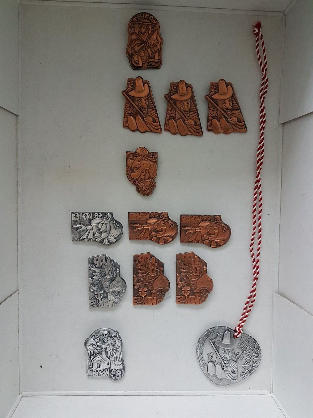 Placchette & Badge: FasnachtsPlaketten Ebikon Silber,Kupfer – Usato da Buchrain venduto da rom_r5bh