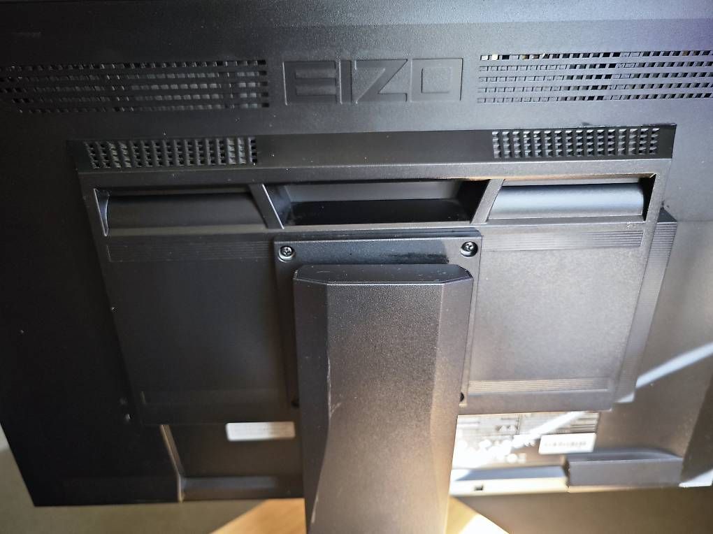 Eizo Ecrans: 7x EIZO FlexScan EV2416W 24.1" / 16:10 – D'occasion à Adliswil par napiorkowsky.r 2