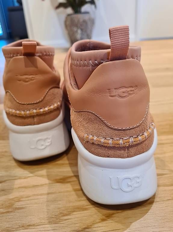Damenschuhe: UGG Schuhe – Gebraucht aus Buttikon SZ von yol_8dps 2