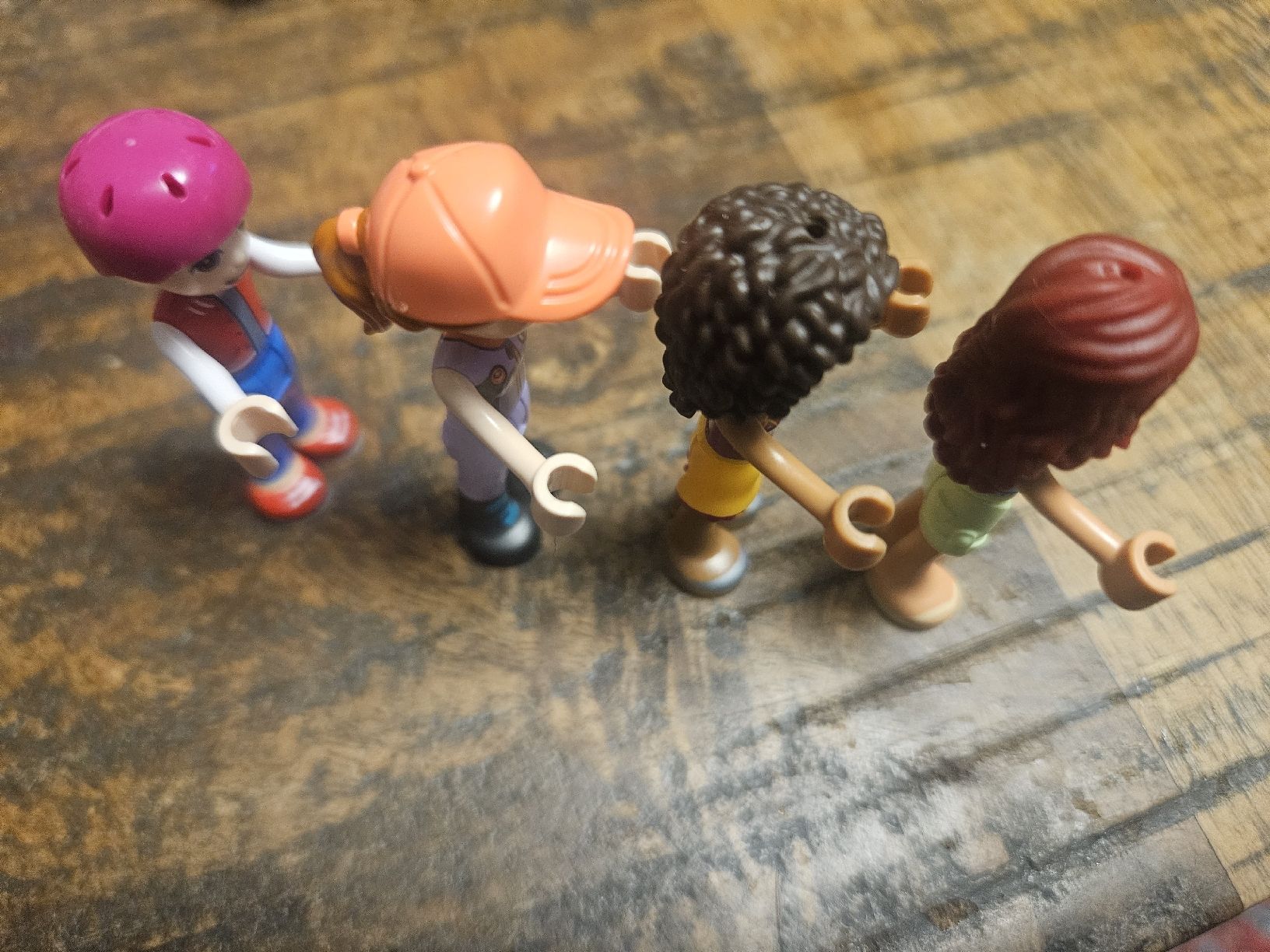 Lego Kit di costruzioni: lego friends lot de 4 figurines – Usato da Confignon venduto da Ecrofigs 3