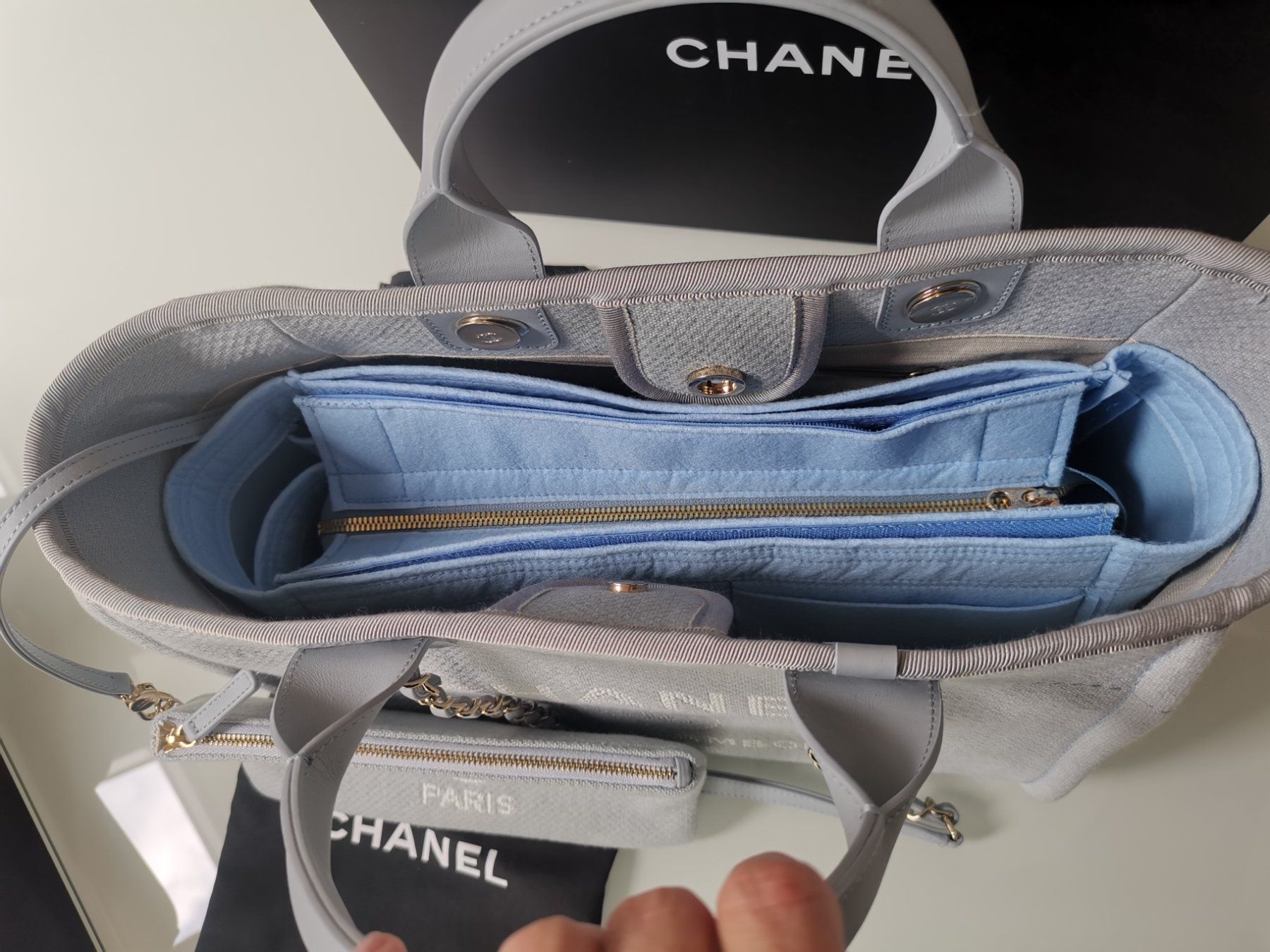 Chanel Taschen für Damen: Chanel Deauville Tasche small 29cm iceblue – Neu (gemäss Beschreibung) aus Fehraltorf von freeform2020 3