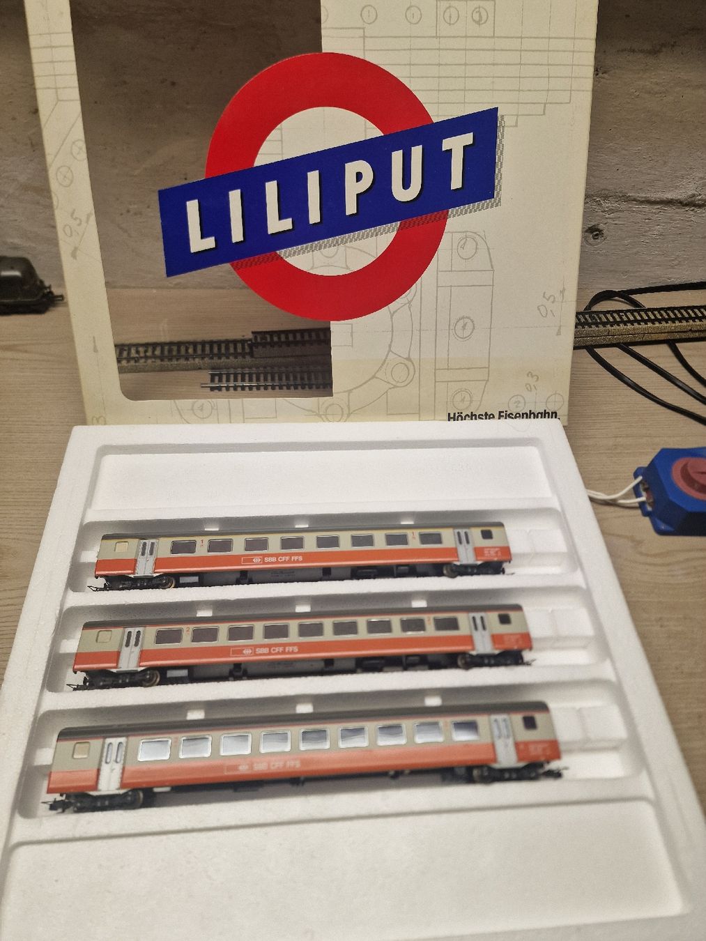 Liliput Trains électriques: LILIPUT Modellbahn Personenwagen-Set  – D'occasion à Herzogenbuchsee par ioa_zcm6 5