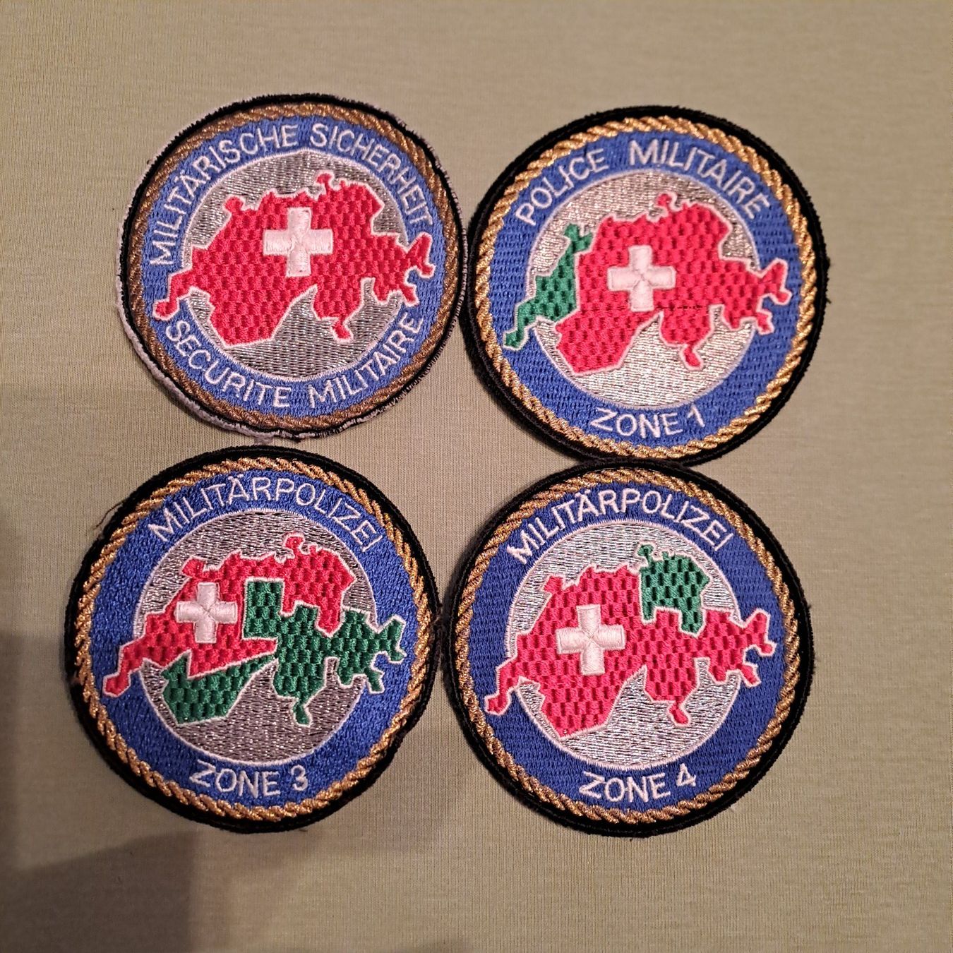 Schweizer Armee Placchette & Badge: Militärpolizei A95 – Usato da Gipf-Oberfrick venduto da Mig_29