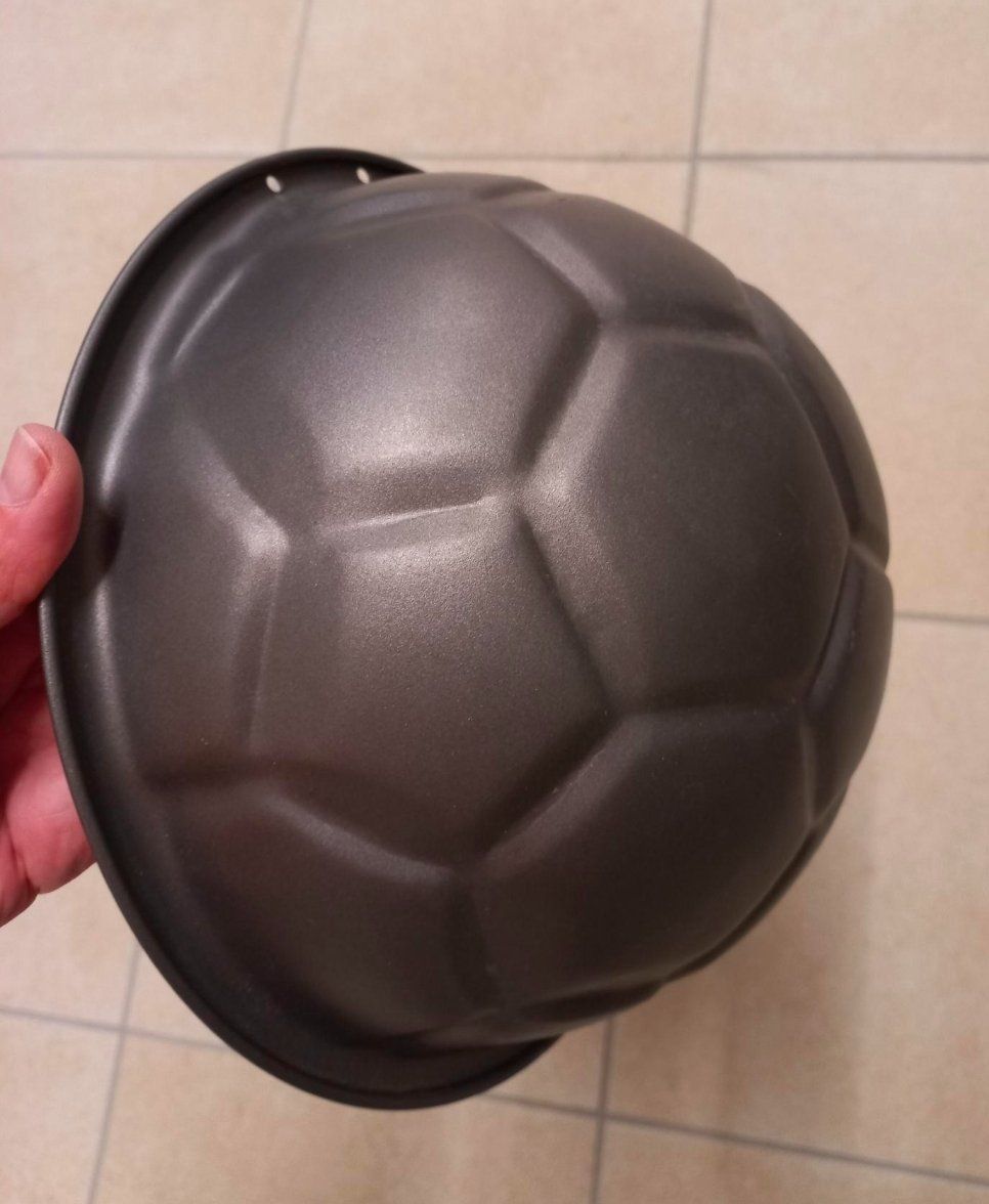 Moules à gâteaux: Backform Fussball – D'occasion à Otelfingen par Nemo000 1