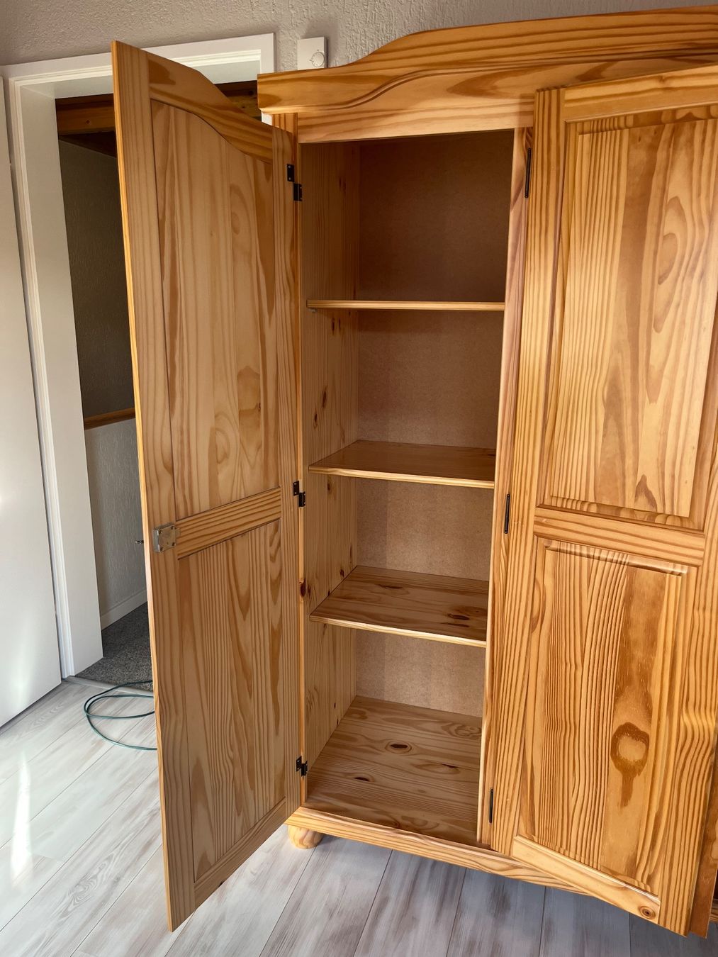 Armadi: Kleiderschrank – Usato da Interlaken venduto da kaexi 2