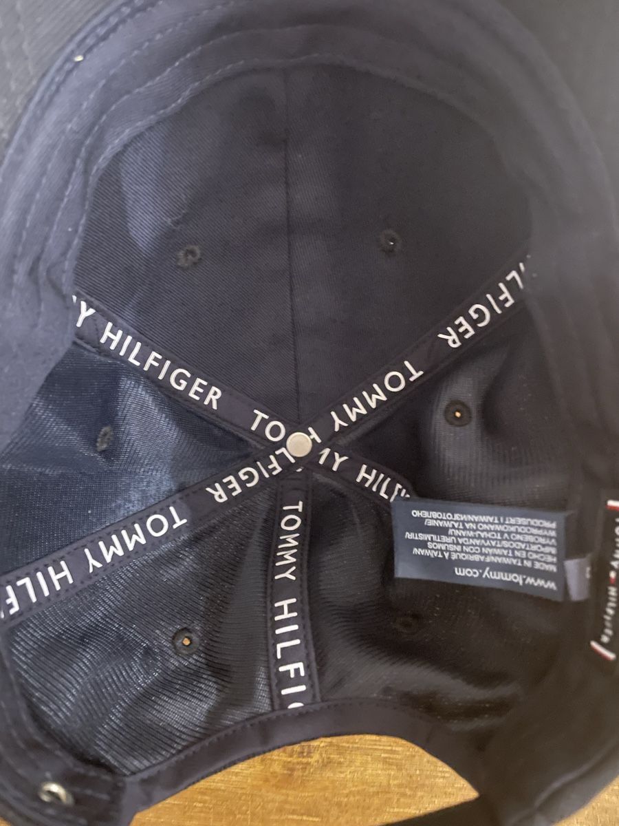 Tommy Hilfiger Hüte, Mützen & Caps: Tommy Hilfiger Schwarz Mutze Cap Baseball Golf – Neu (gemäss Beschreibung) aus Schliern b. Köniz von 505SR2.0 2