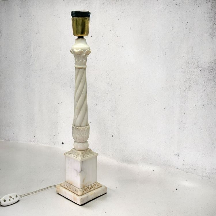 Lampe De Table Design Burlesque – Or Et Marbre Blanc – Métal Et Marbre – 230V – Neuf