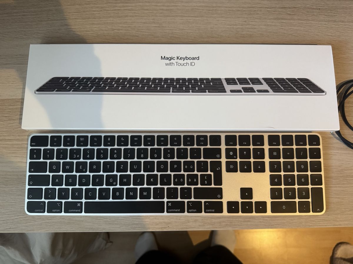 Apple Tastiere: Apple magic keyboard black with touch ID brandnew – Nuovo (secondo la descrizione) da Reinach BL venduto da joannis53