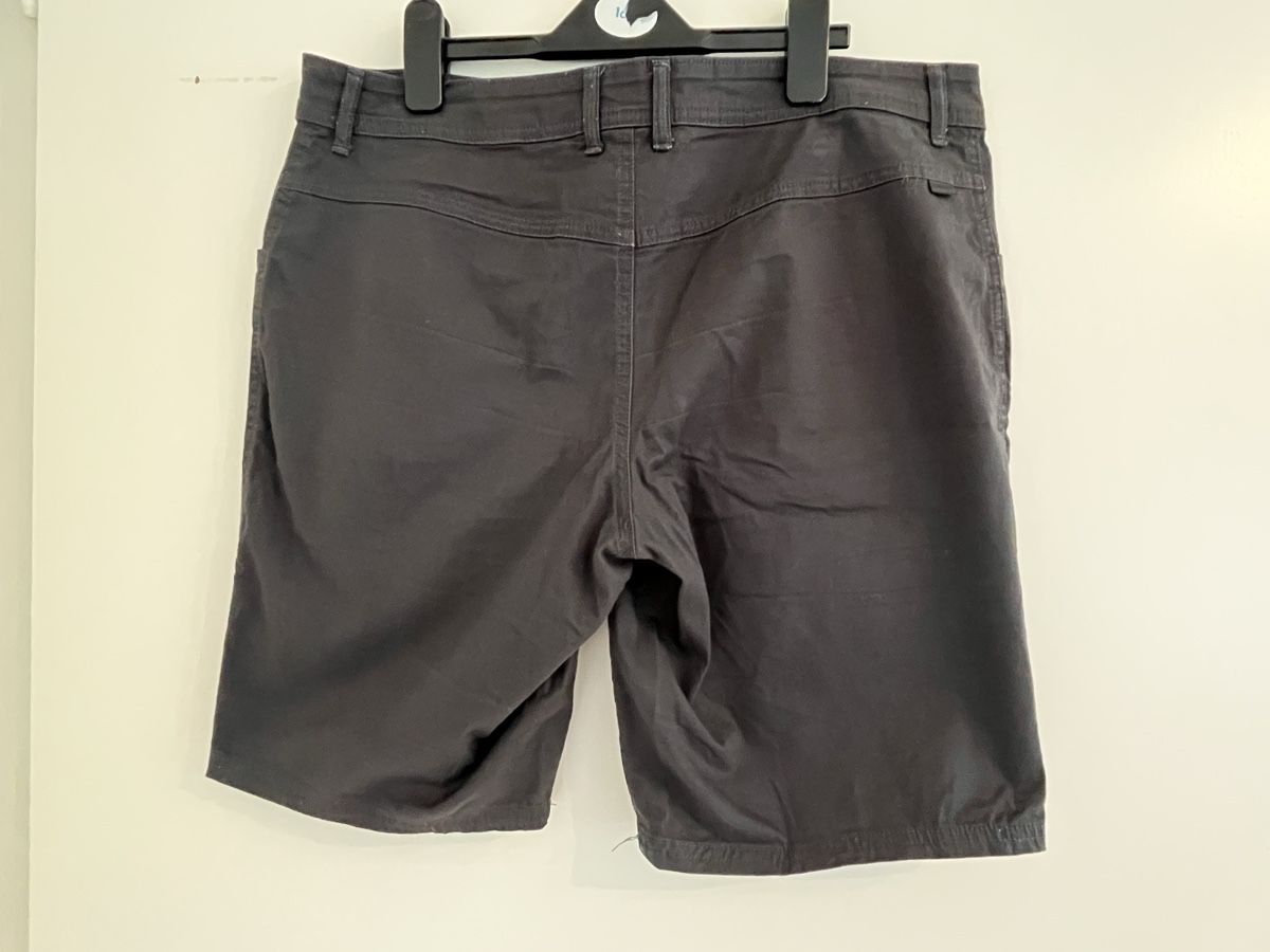 Decathlon Hosen: Pantalon court taille M anthracite – Neu (gemäss Beschreibung) aus Cornaux NE von mcsm 3