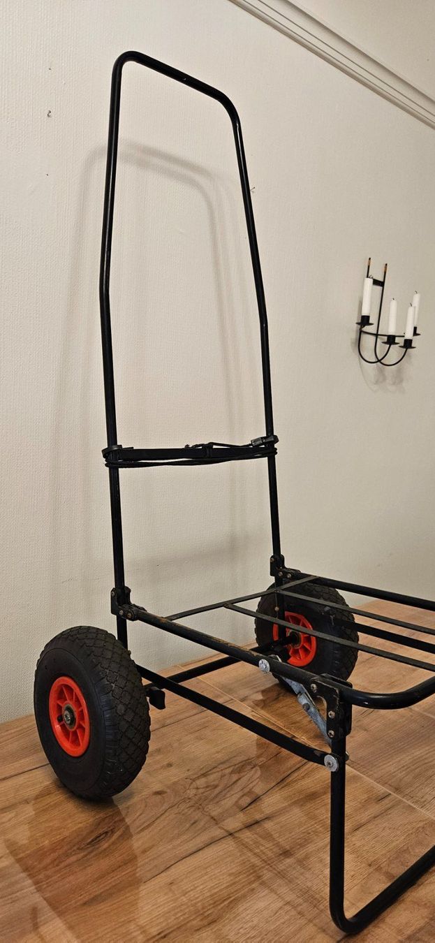 Carrelli di trasporto: Chariot robuste pliable multi-tâche, sur roues – Usato da Lausanne venduto da sleepy47 2