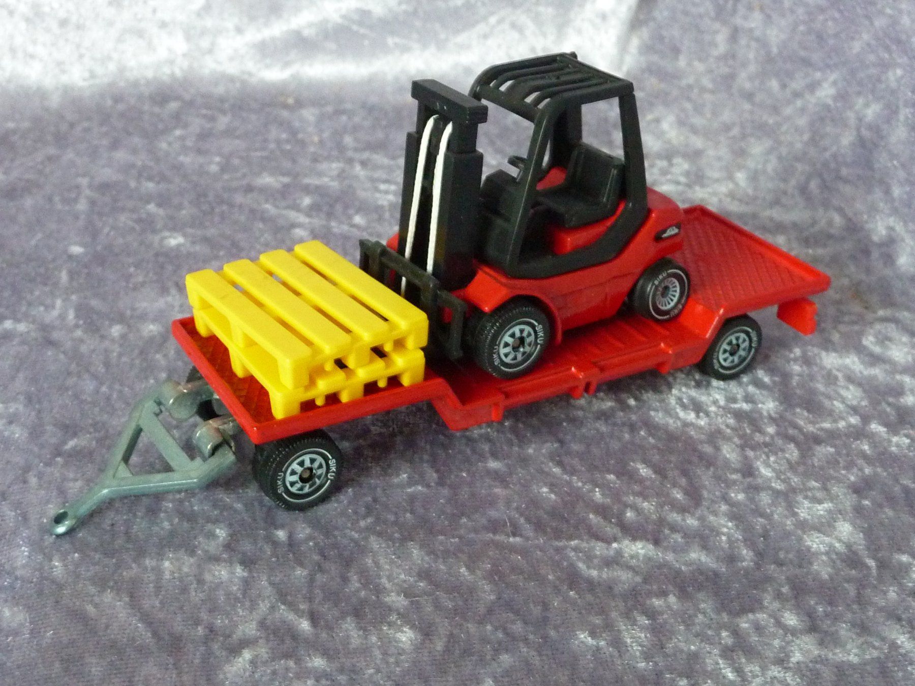 Siku Modellini d'auto: Unimog U1500 mit Gabelstabler Siku2522 – Nuovo (secondo la descrizione) da Dürrenäsch venduto da modellautos4you 2