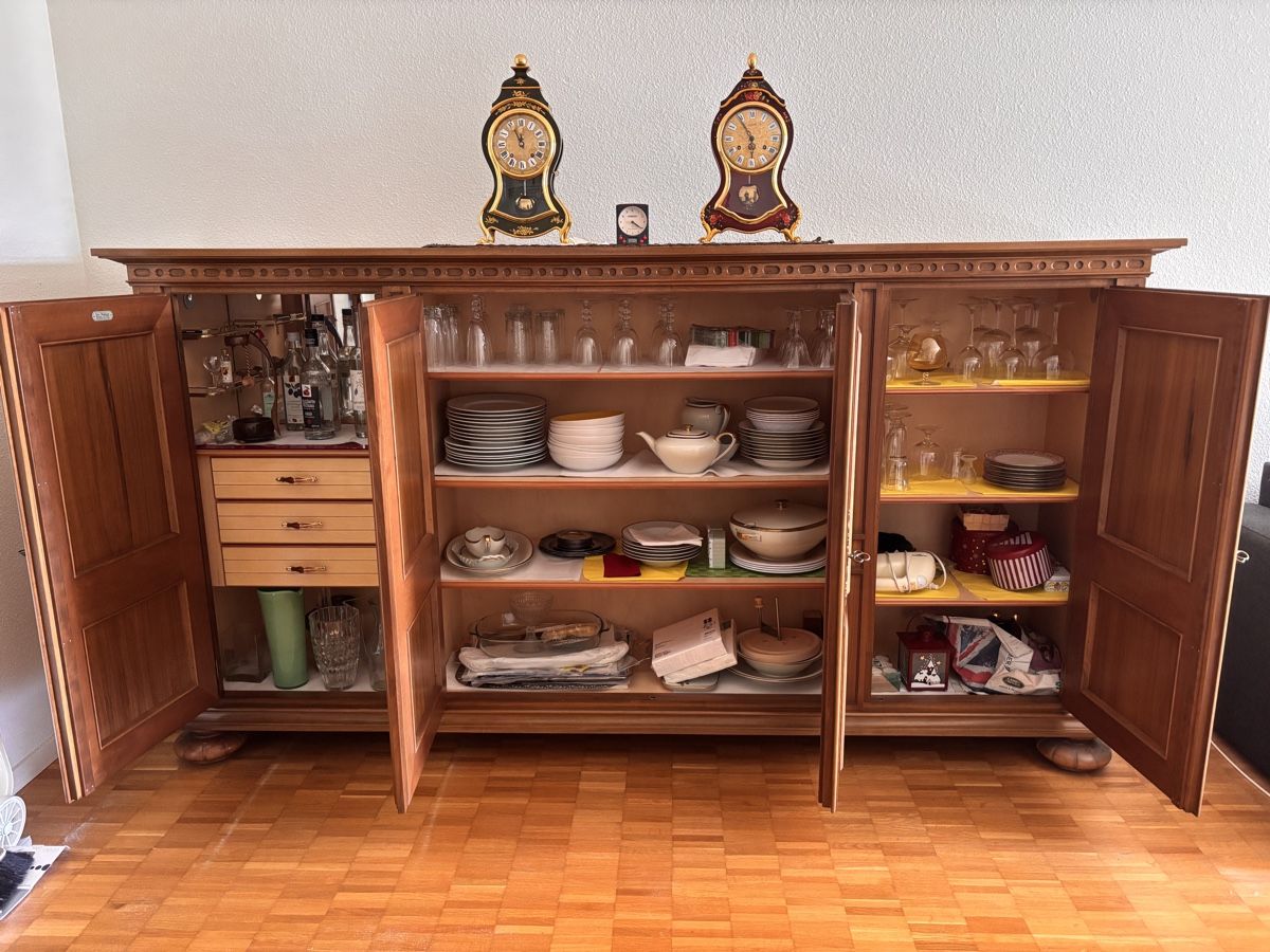 Credenze: Antikes Buffet / Büfett  - Eschenholz - Massiv – Usato da Luzern venduto da Housejunky 1