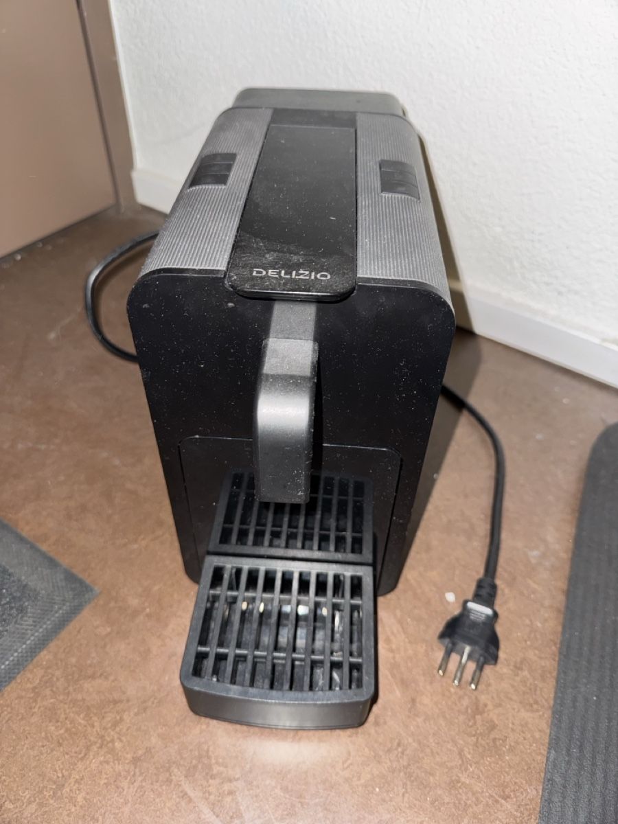 Delizio Macchine per caffè & Macchine per espresso: Delizio Coffee Machine – Usato da Zürich venduto da AnthonyPrimi