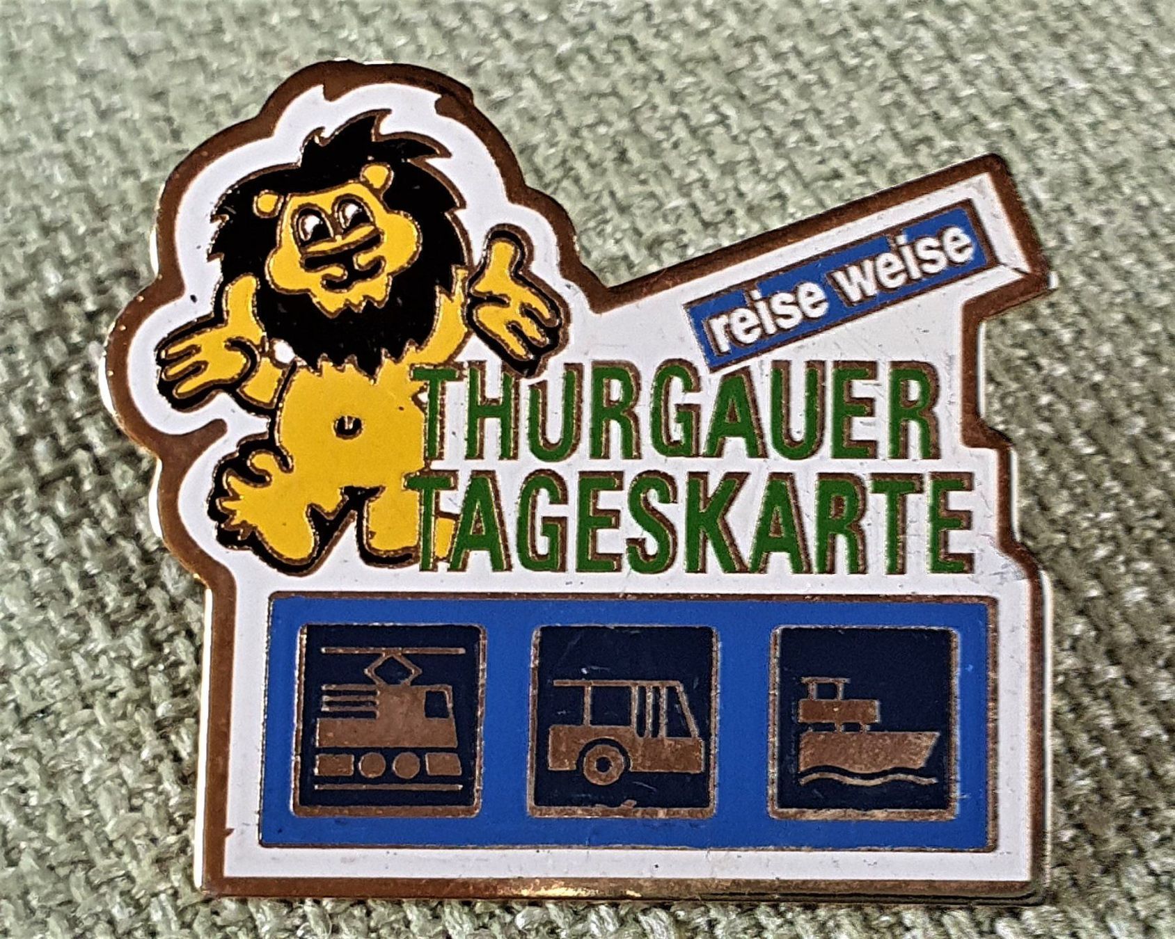 Placchette & Badge: D747 - Pin Löwe Thurgauer Tageskarte ÖV – Usato da Reinach BL venduto da Boston-Verkauf