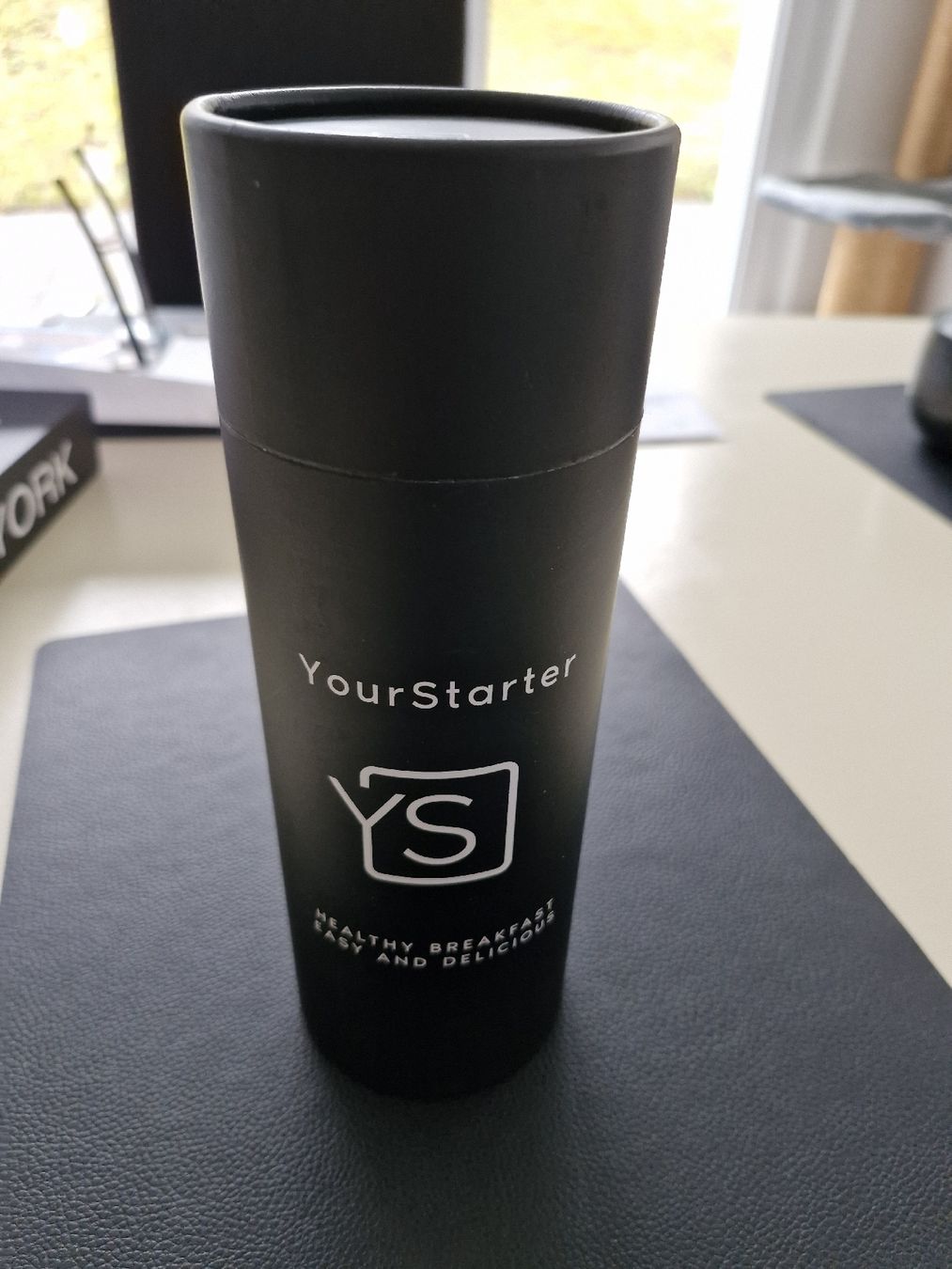 Borracce & Thermos: YourStarter Trinkflasche, ovp. neu, hellblau, Holzdeckel! – Nuovo e nell'imballaggio originale da Frauenfeld venduto da Kasico 9