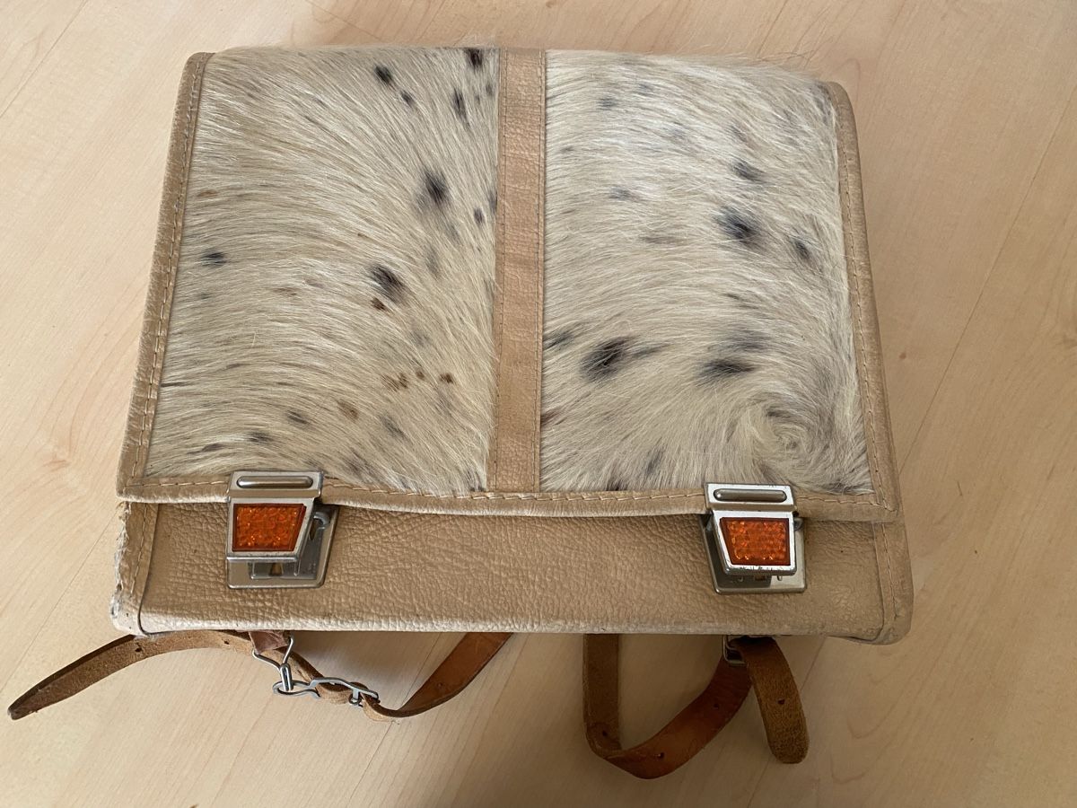 Borse & Zaini: Vintage Kuhfell Schulthek - Echtleder – Usato da Buchrain venduto da Sisi83