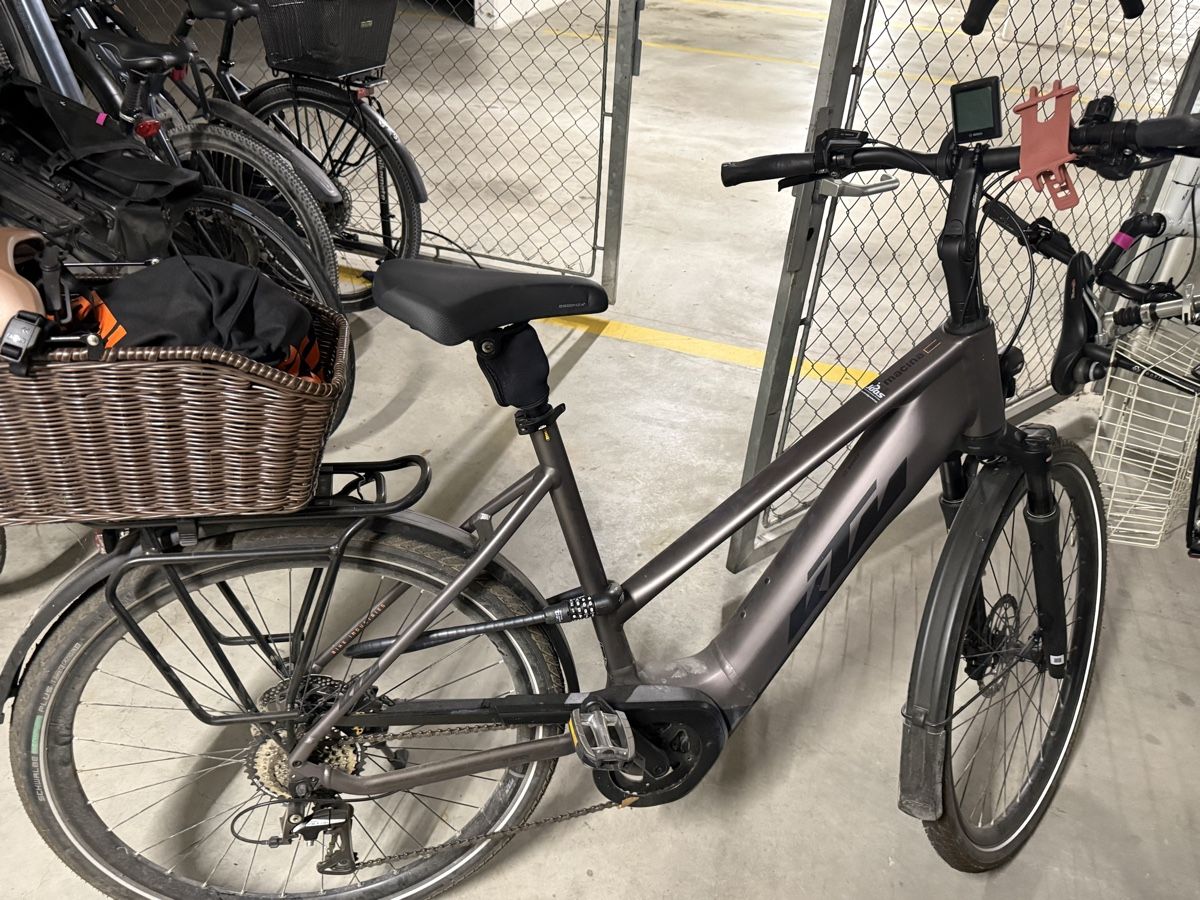 KTM Biciclette: KTM Macina Silence elderberry matt, 56 cm – Usato da Bottighofen venduto da Freemaggie