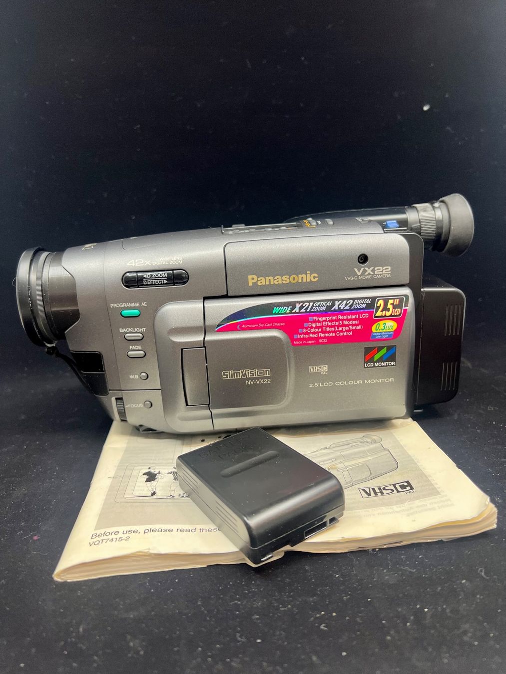 Panasonic Videocamere: Panasonic VX22 VHS-C Movie Camera kit Complet – Usato da Sion venduto da ROBY_ROBY_ROBY 1