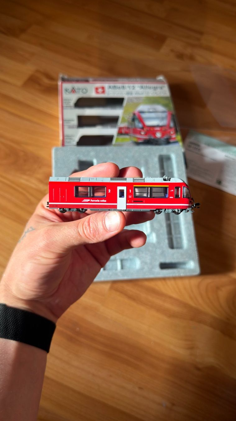 Kato Modelleisenbahnen: Kato RhB Allegra Analog – Gebraucht aus Préverenges von chrisch111 5