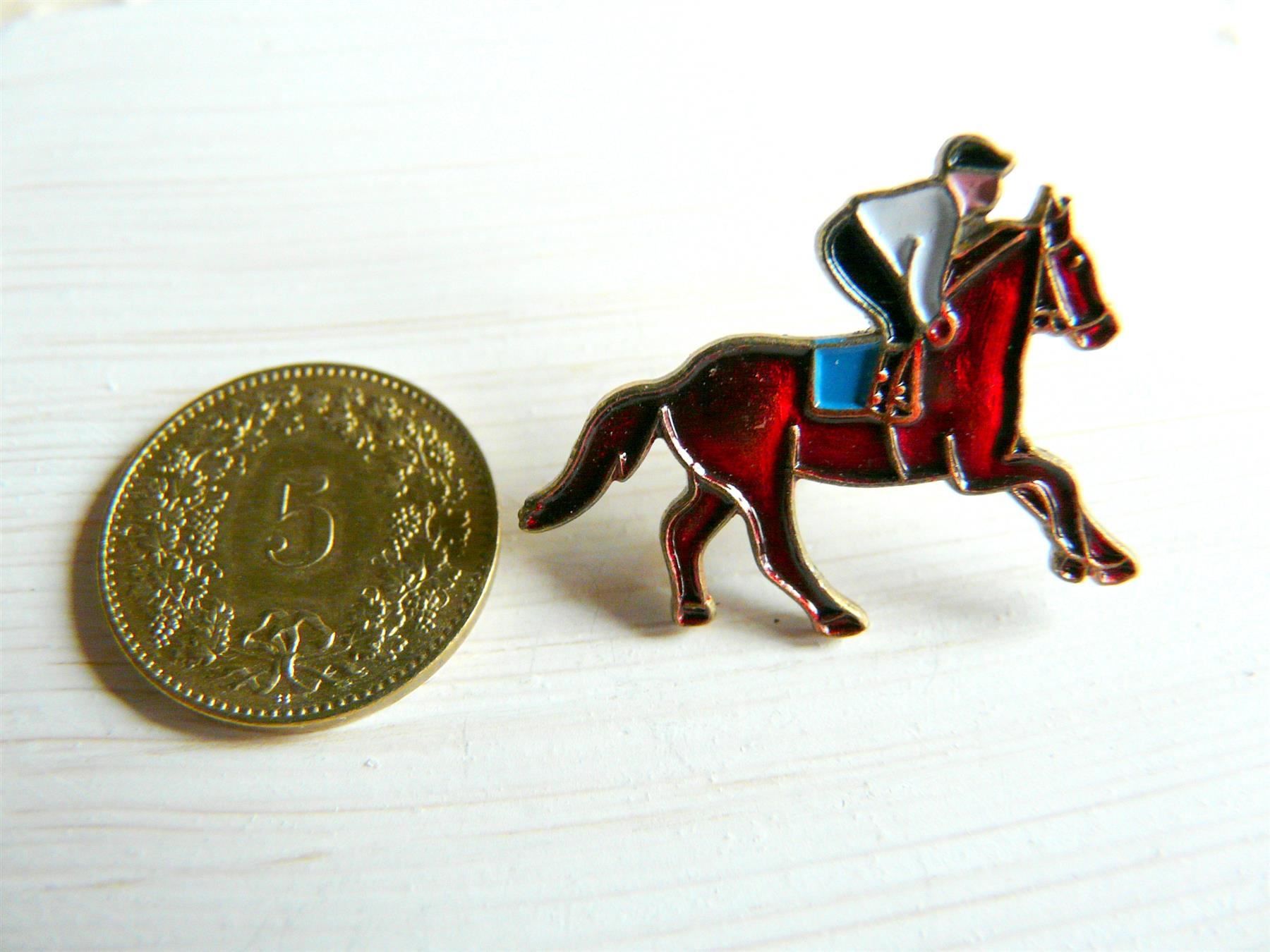 Placchette & Badge: • Pferderennen Pferd cheval  - pin M6A.39 – Usato da Pully venduto da websurfer1 1