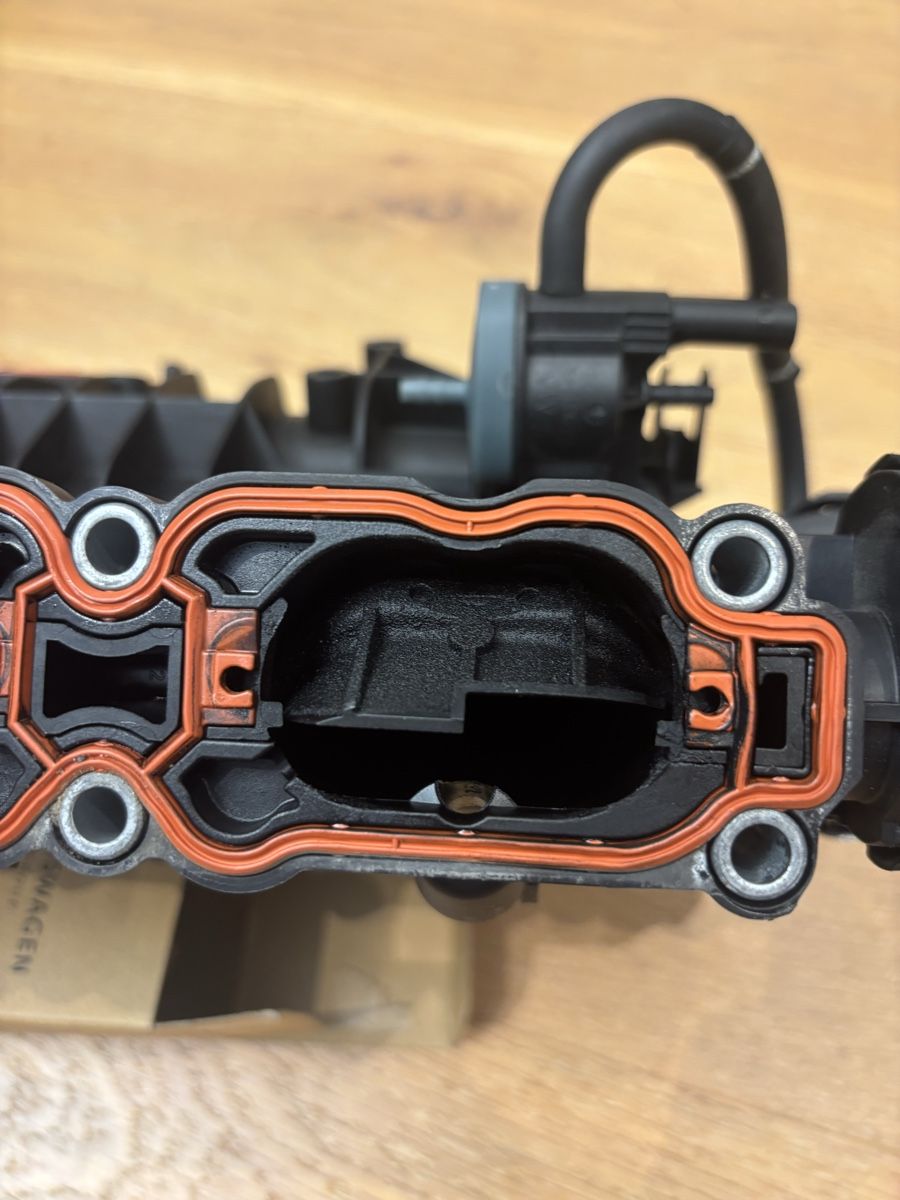 Moteurs: Ansaugbrücke Audi/VAG – Défectueux à Bettlach par Vamu26 3