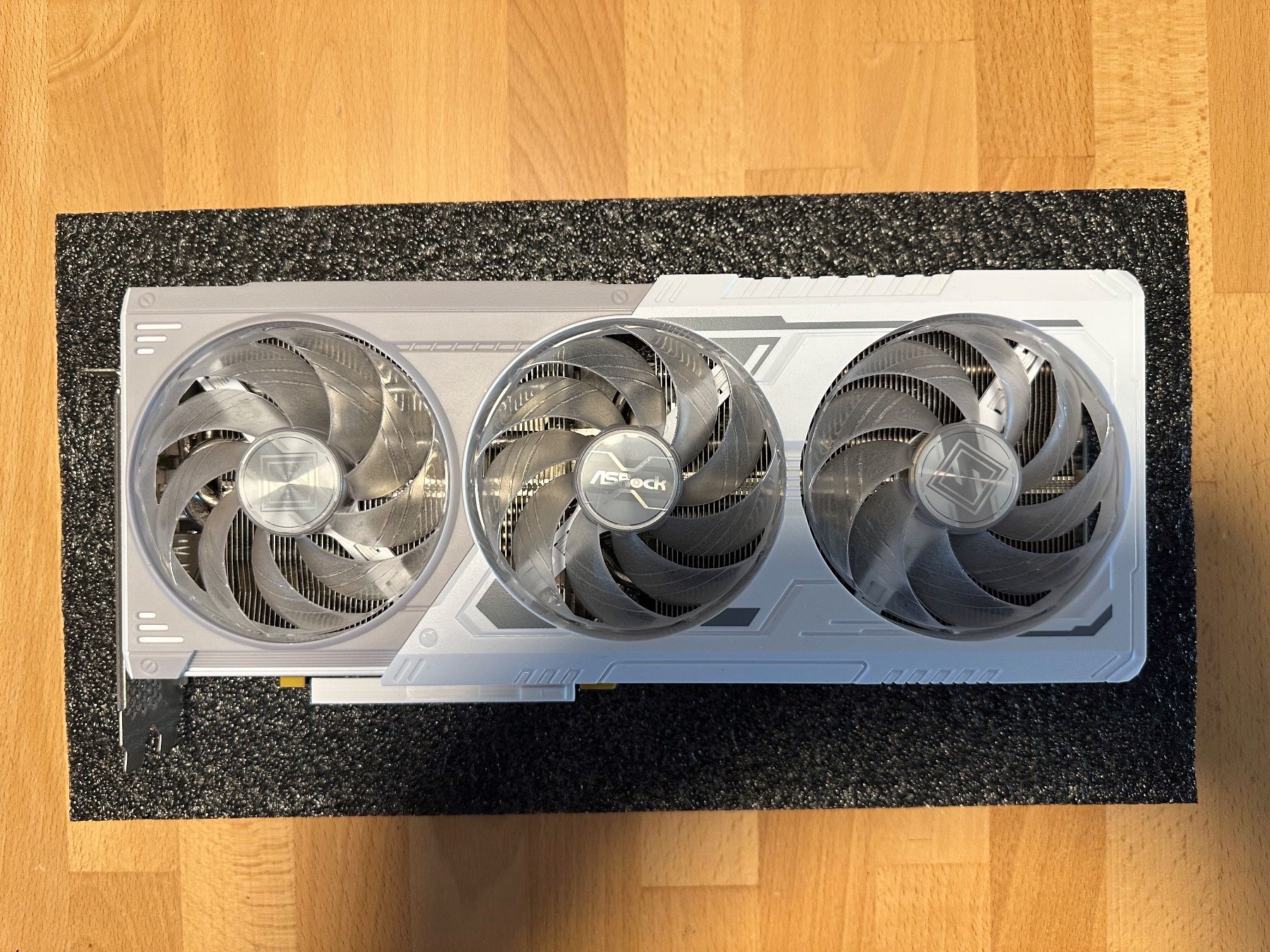 Asrock Schede grafiche: AsRock Arc B580 Steel Legend OC – Nuovo (secondo la descrizione) da Zürich venduto da mdp3