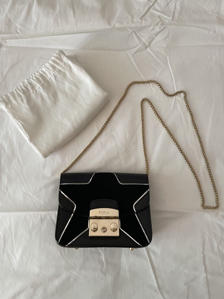 Furla Borse: Furla Ledertasche schwarz mit gold – Nuovo (secondo la descrizione) da Zürich venduto da cosmic_mariposa