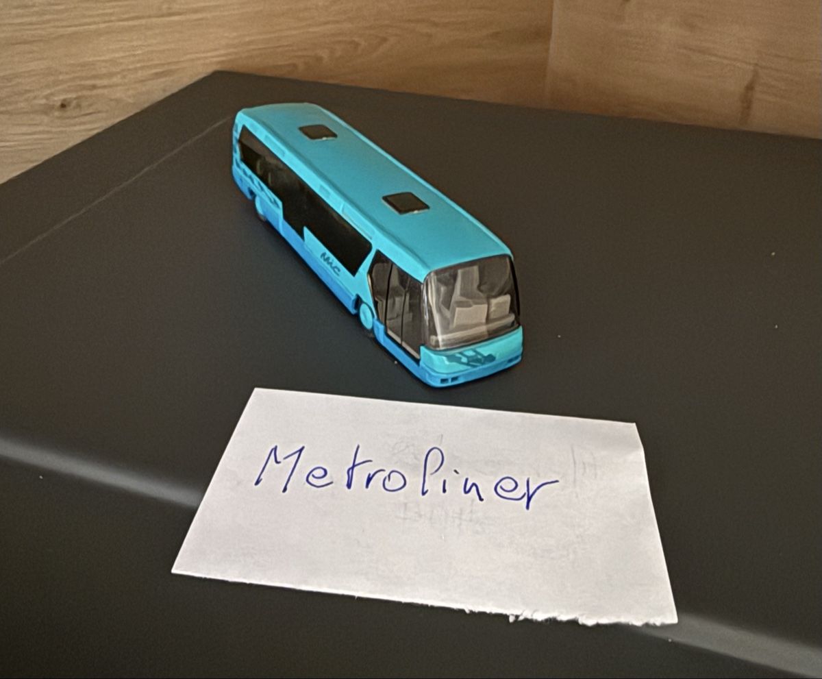 Rietze Kit di modellismo & Modellini statici: Autobus miniature  Neoplan Metroliner – Nuovo (secondo la descrizione) da Charmey (Gruyère) venduto da Schimmelblau 1