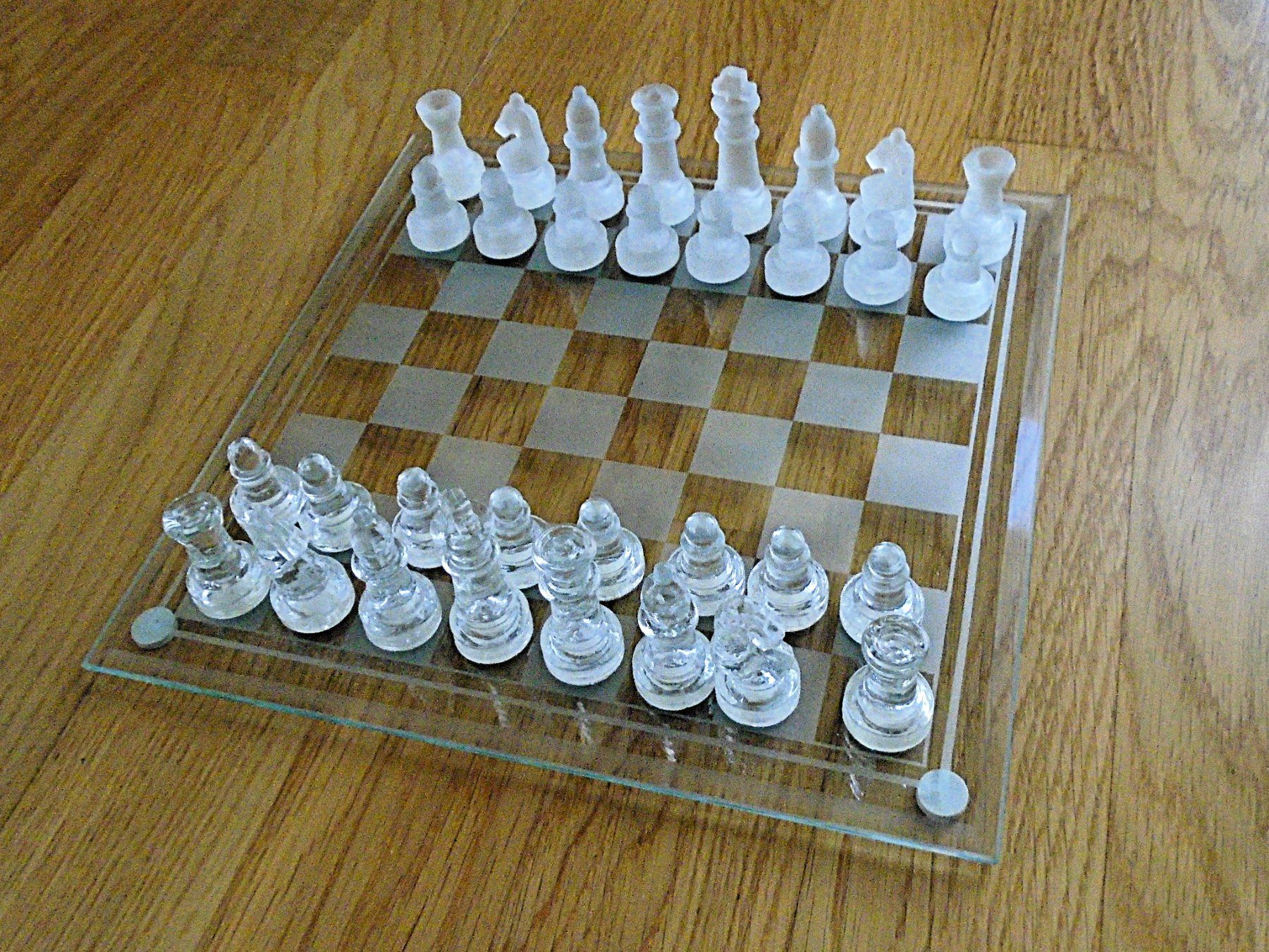 Giochi: Schach mit Spielfiguren / komplett – Usato da Pfeffingen venduto da Elfenstein 2