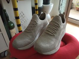 beige Skechers neu Grösse 40